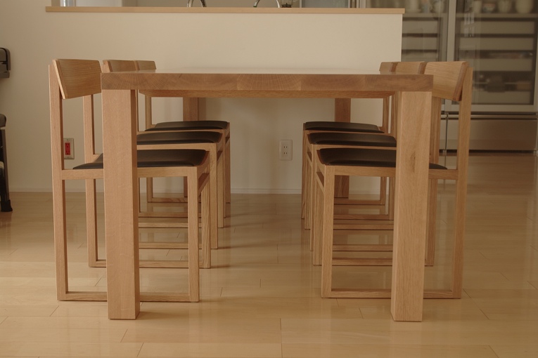 oak dining table